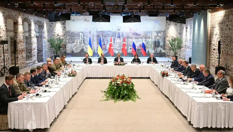 İstanbul'da Barış Zirvesi: Rus Heyeti Türkiye'de İstişarelerde Bulundu