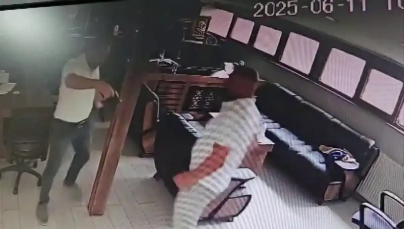 Alacak Verecek Davası Kanlı Bitti: İş İnsanı Kalfa Tarafından Öldürüldü