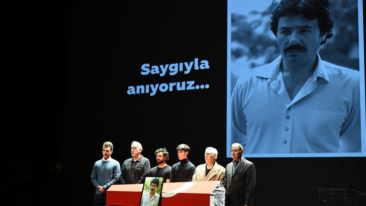Ferdi Tayfur İçin AKM'de Anma Töreni Gerçekleşti