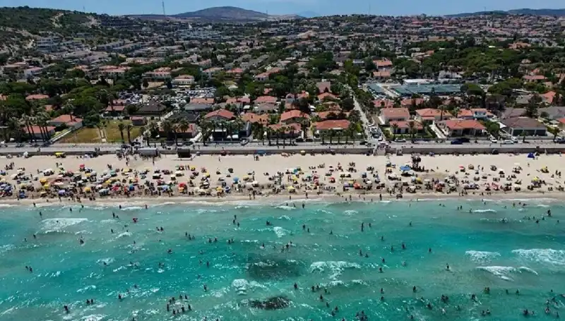 Çeşme'de Su Krizi Büyüyor: Kesinti Süresi Uzatıldı, Vatandaşlar Endişeli