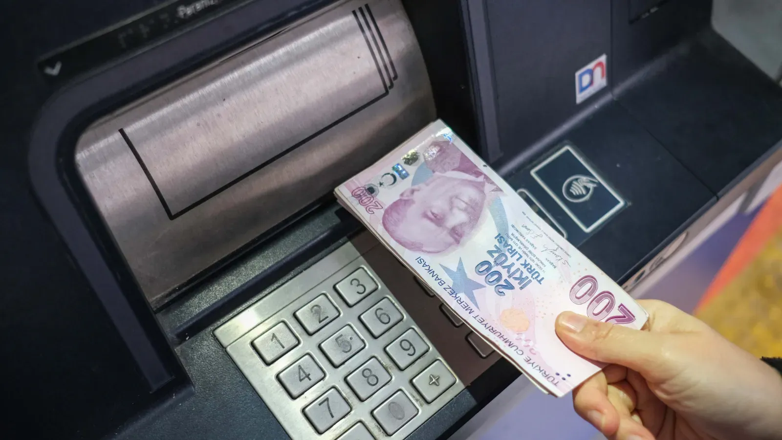 ATM'ler Neden Sık Sık Bozuluyor? Banka Müdürü Sebepleri Açıkladı