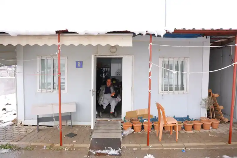 Hayatta Kalma Mücadelesi: Depremin Ardından Kurtulan Genç Kadın