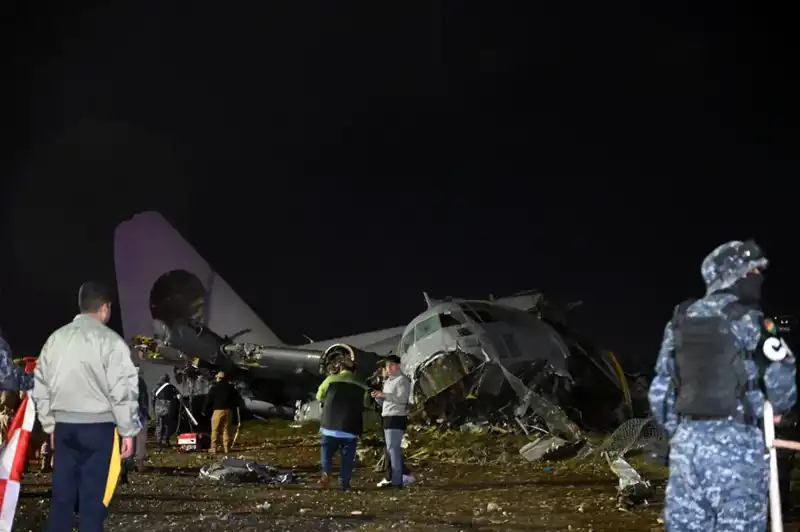 Bolivya'da Askeri Uçak Para Taşırken Düştü: Sır Perdesi Aralanıyor