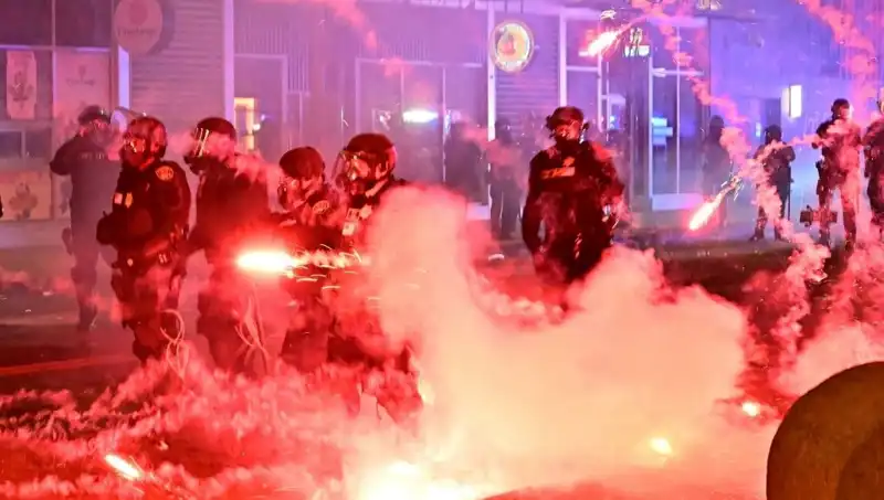 Los Angeles'ta Patlak veren Protestolar, Tüm ABD'ye Yayılıyor