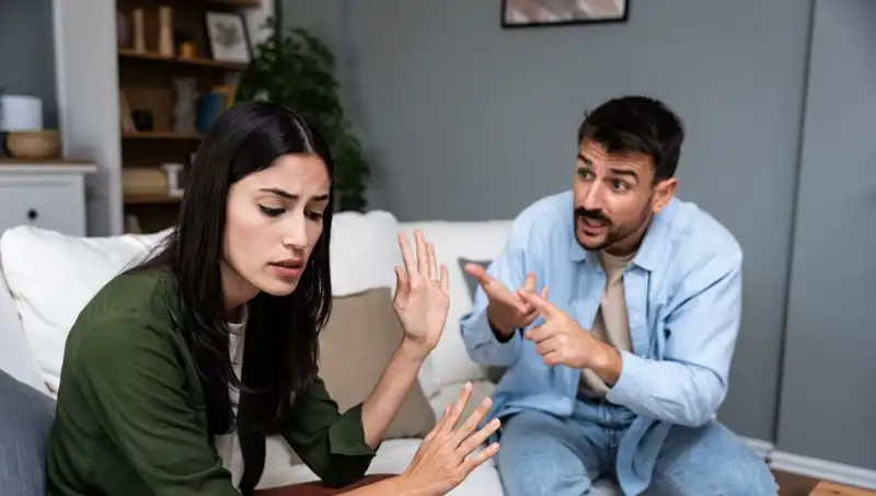 Evliliği Tehdit Eden 4 Yıkıcı Davranış ve Çözüm Yolları