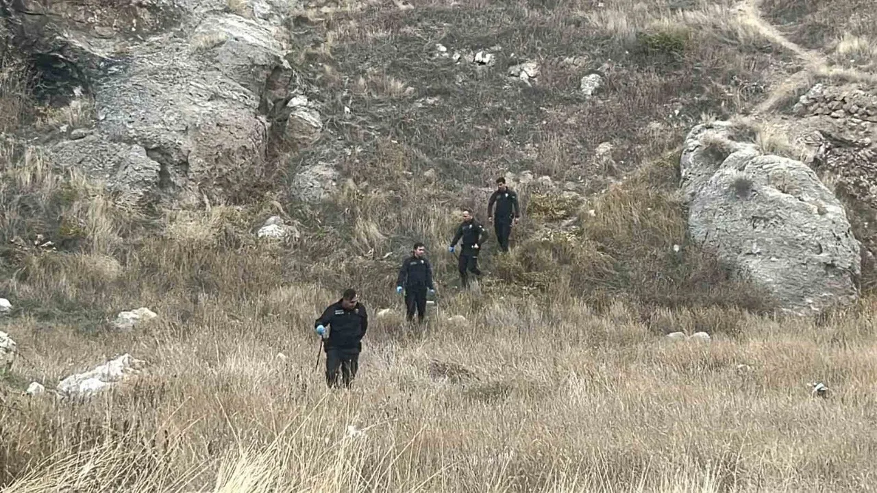 Sivas'ta Arazide Bebek Cesedi Bulundu: Soruşturma Başlatıldı