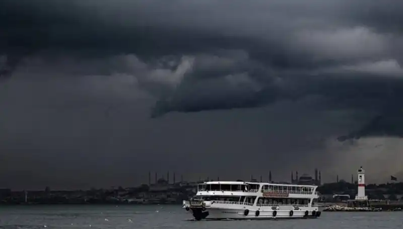 İstanbul ve Çevresinde Sağanak Yağış Uyarısı: Hazırlık Yapın!