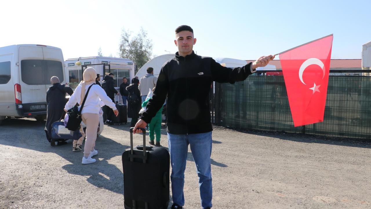 Türk Bayrağıyla Dönen Abdulkadir'in Suriye Savaşına Dair Açıklamaları