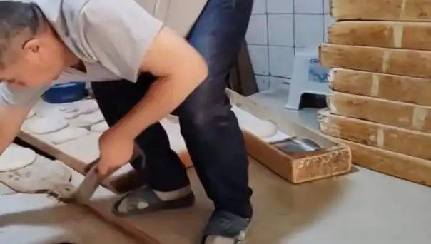 Terlikle Pide Tezgahına Basmak: Fırına Yazılan 105 Bin TL Ceza