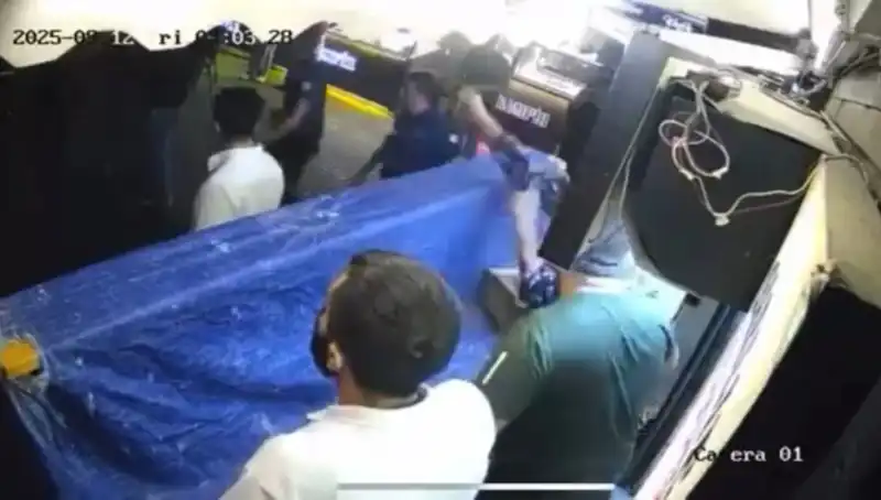 Ortaköy'de Geceye Damsız Giriş! Tekme Tokat Kavganın Ayrıntıları