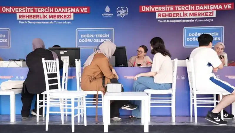 İstanbul’da 24 Noktada İBB Tercih Danışma ve Rehberlik Merkezi Kuruldu!
