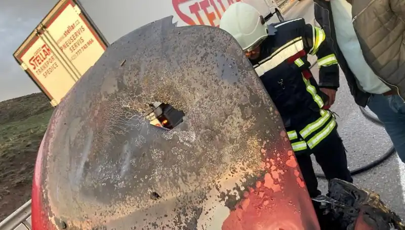 Seyir Halindeyken Alev Alan Otomobilin Korku Dolu Anları