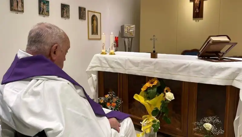 Papa’nın Sağlık Durumunda Gelişme: Artık Kendi Başına Nefes Alabiliyor