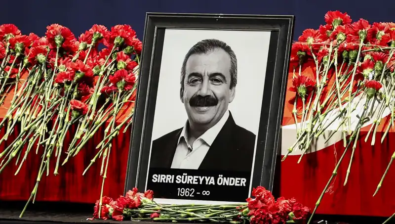 Meclis'te Sırrı Süreyya Önder Anıldı: Siyasetin Sırasında Bir Duruş