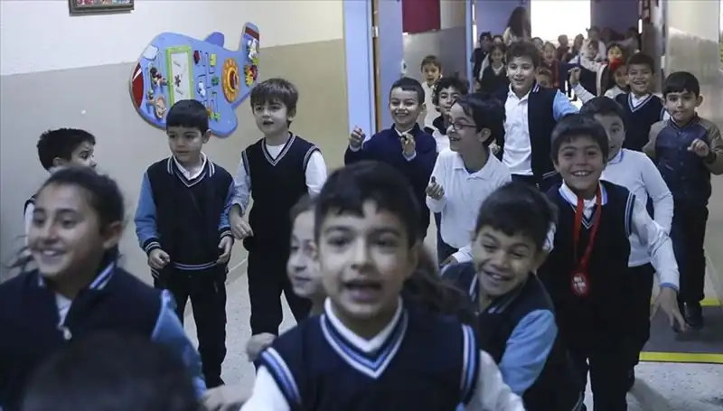2025’te Okulların Açılış Tarihi: Öğrencileri Bekleyen Tatil Takvimi