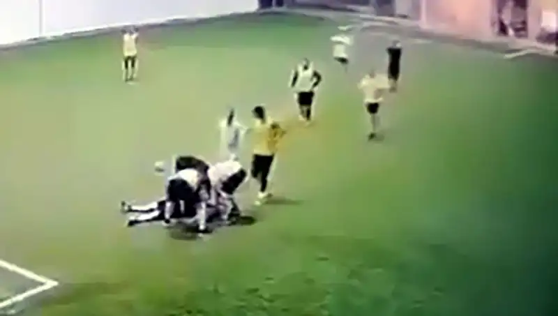 Adana'da Halı Sahada Gerçekleşen Trajik Olayda 3 Çocuk Babası Hayatını Kaybetti