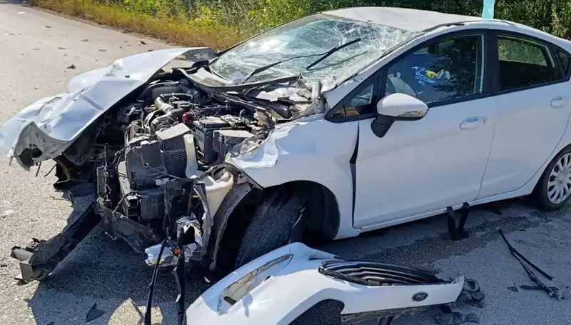 Çanakkale’de Meydana Gelen Trafik Kazasında 2 Kişi Yaralandı