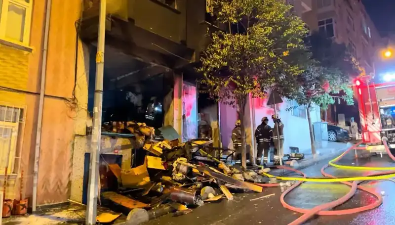 Bağcılar'da Beş Katlı Bina Yangını Büyük Korku Yarattı