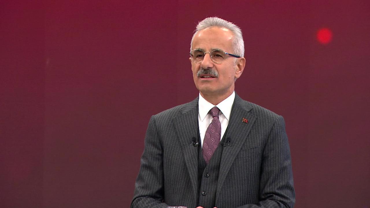 Bakan Uraloğlu: Sosyal Medyaya Düzenleme Yıl Sonuna Kadar Yapılacak