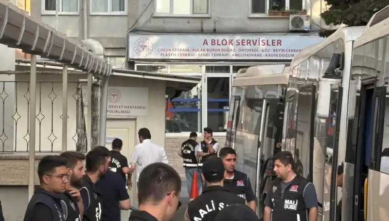 İBB Soruşturmasında Çarpıcı Gelişme: 25 Şüpheli Adliye Kapısında!