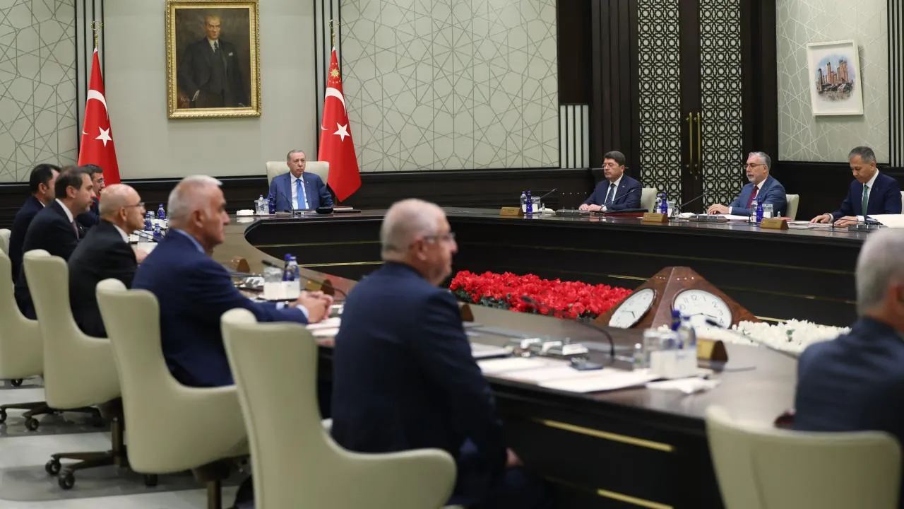 Kabine Toplanıyor: Gündemde Ekonomik Önlemler ve Güvenlik Stratejileri Var