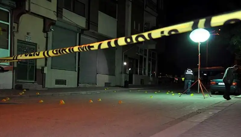 Aksaray'da Nefes Kesen Kaza: Araç Markete Daldı