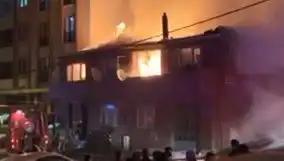 Gaziosmanpaşa'da İki Bina Alevlere Teslim Oldu, Yangın Anları Korku Dolu