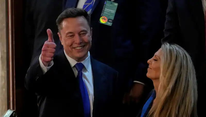 Elon Musk'tan Çarpıcı Açıklama: Ukrayna Seçimleri ve Zelenski'nin Şansı
