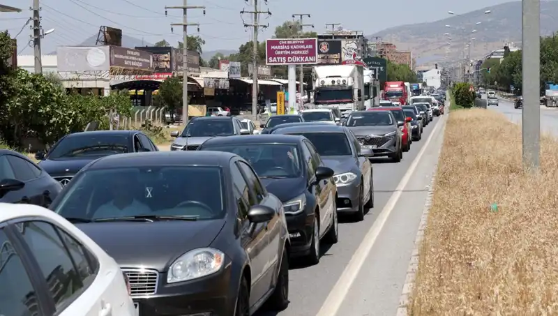 Aydın ve Muğla Arası 60 Kilometrelik Araç Kuyruğu Heyecan Yarattı