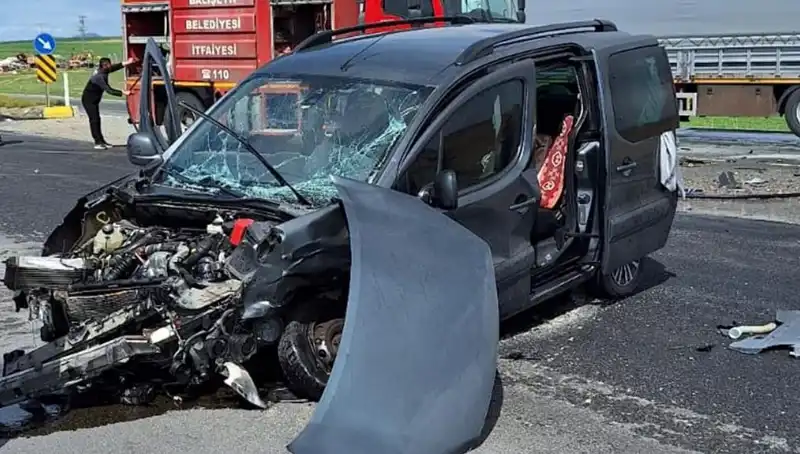 Ankara Yolunda Gerçekleşen Feci Kaza: Üç Yaralı