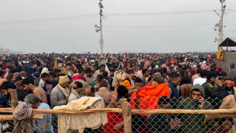 Hindistan'da Dini Festivalde İzdiham: 6 Hayat Kaybı ve Çok Sayıda Yaralı