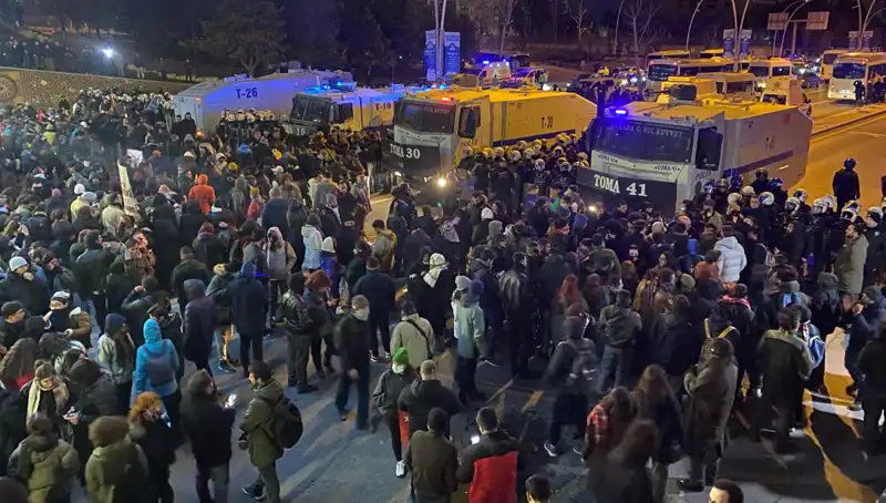 İstanbul ve Ankara'da Öğrencilerden İmamoğlu Eylemi: Diploma İptaline Tepki