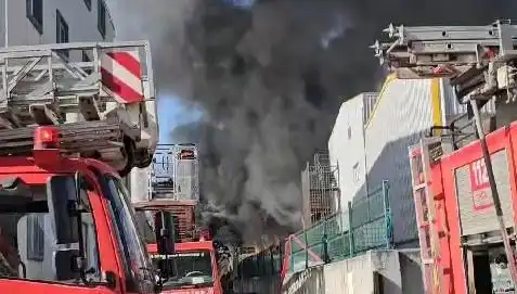 Tuzla'daki Fabrika Yangını Kontrol Altına Alındı: Olayın Detayları ve Etkileri