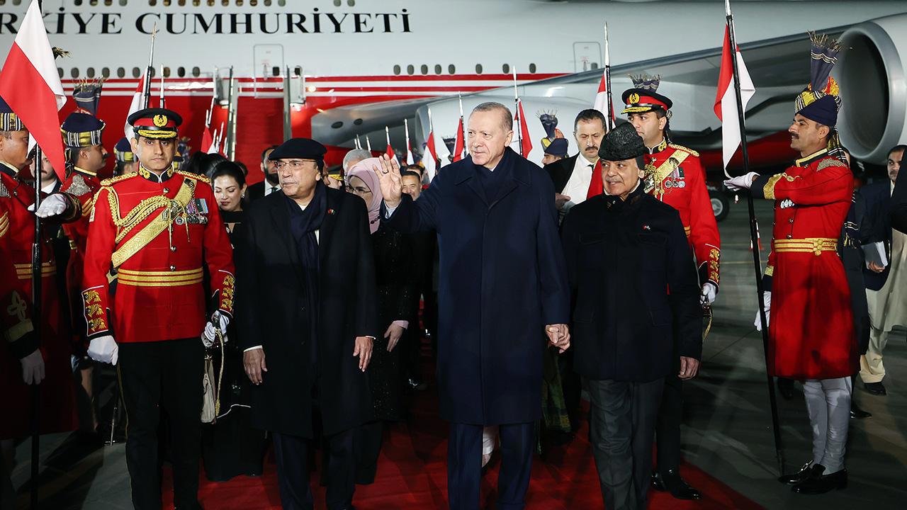 Cumhurbaşkanı Erdoğan Pakistan'da bulunan son durağını ziyaret etti