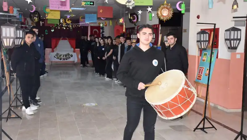 Ramazan Sokağı: Öğrenciler, Ramazan’ın Manevi Ruhunu Okulda Yaşatıyor