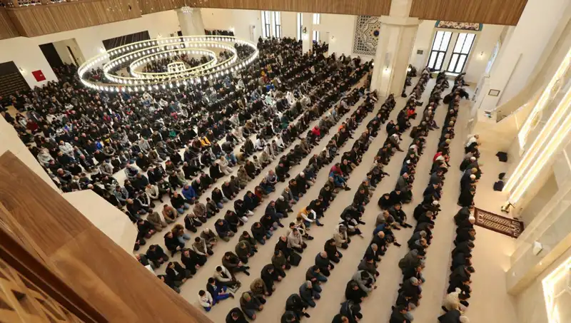 Cuma Namazı Saatleri 2025: İstanbul, Ankara, İzmir ve Türkiye Geneli