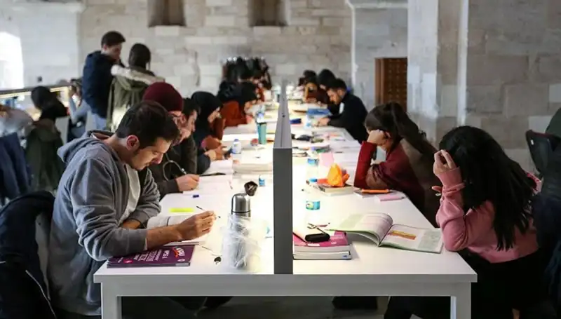 Üniversiteler 2023-2024 Eğitim Döneminin Başlangıcını Duyurdu