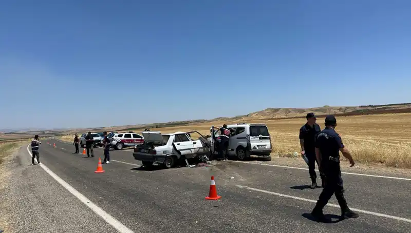 Adıyaman’da Feci Trafik Kazası: 4 Kişinin Hayatını Kaybetmesi Şok Etti