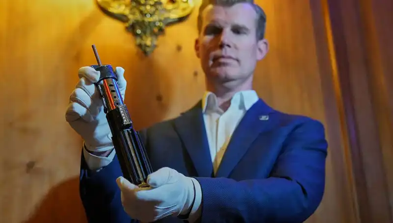 Darth Vader'ın Işın Kılıcı Tarihi Bir Müzayedede 3.65 Milyon Dolara Satıldı