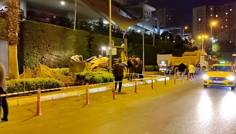 Büyük Alışveriş Merkezinde Doğalgaz Paniği: Ziyaretçiler Tahliye Edildi