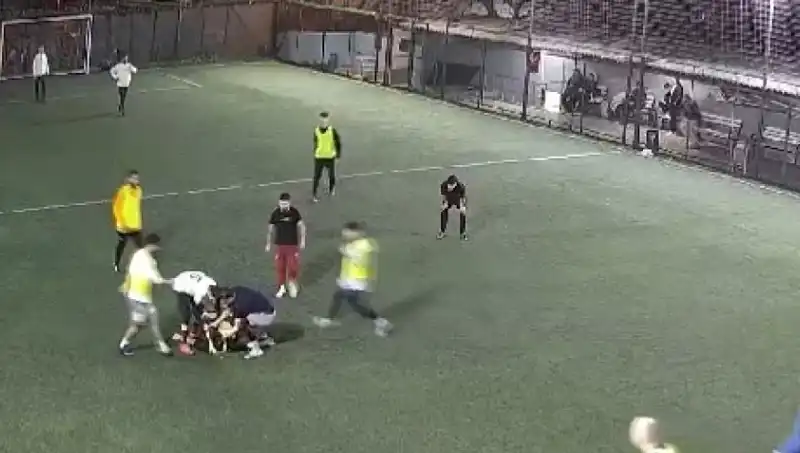 İki Halı Sahada İki Ölüm: Sporun Gölgelerindeki Tehlikeler