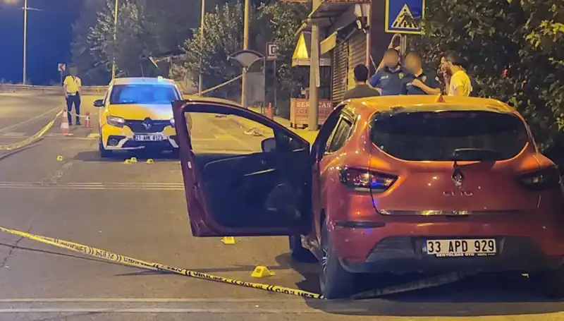 Otomobil Kavgası: Sokakta Kanlı Çatışma! 2 Ölü, 5 Yaralı