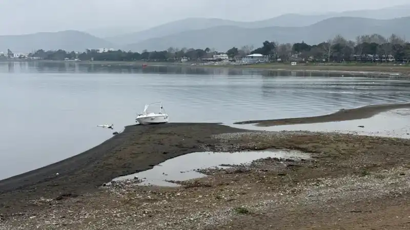 İznik Gölü’nde Kuraklık Alarmı: Yağışlara Rağmen Su Seviyesi Düşüyor!