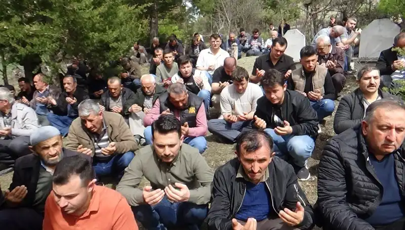 Bir Köyün Sevgisi: Son Veda ve Gözyaşlarıyla Uğurlanan Kahraman
