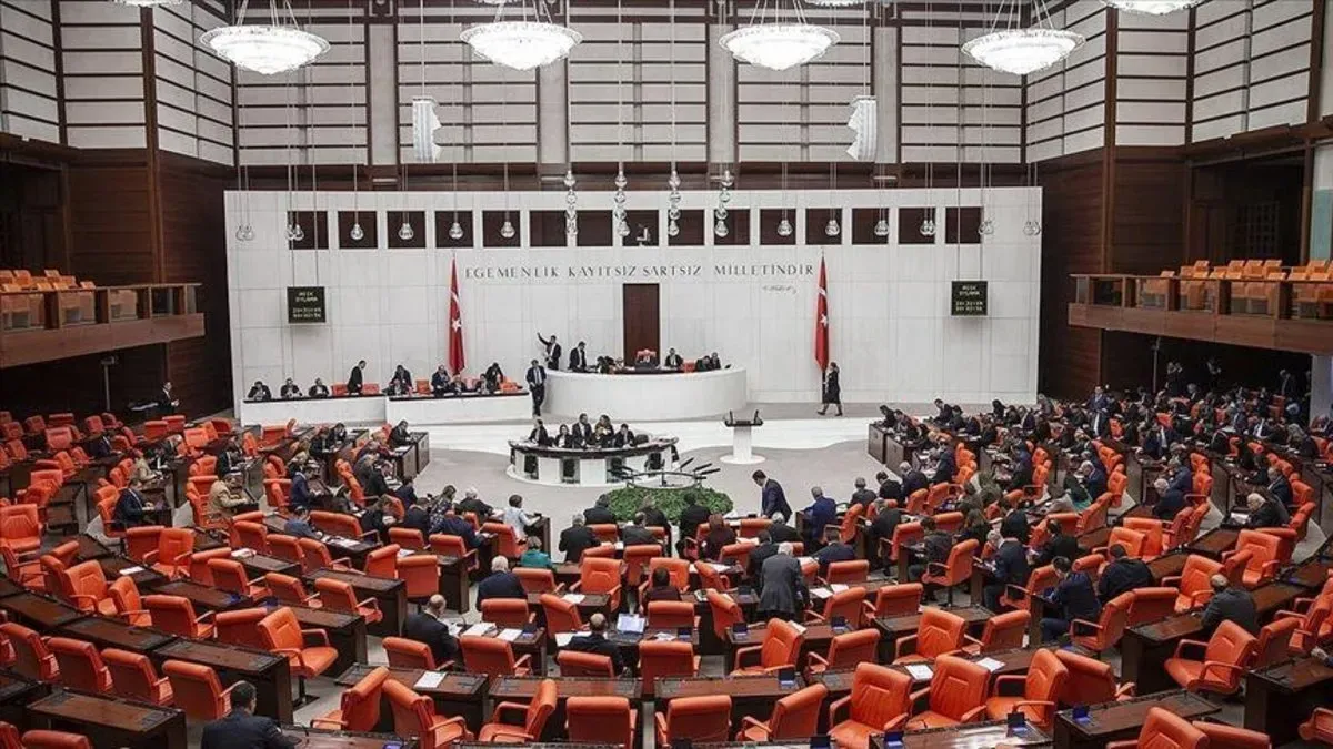 TBMM’de Yargı Düzenlemeleri Yasalaştı: Noter Çalışma Saatleri ve Boşanma Bekleme Süresi Değişti