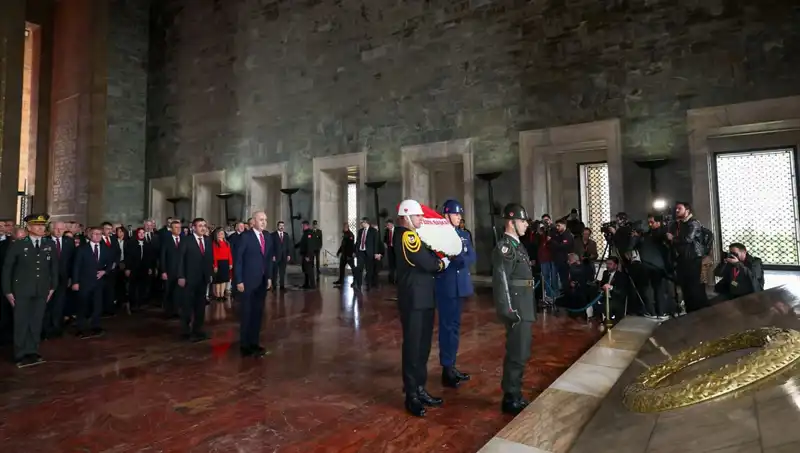 Türkiye’nin Devlet Erkanı Anıtkabir’de, Atatürk'e Saygı Duruşunda Bulundu