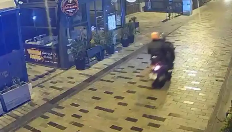 Gece Kulübüne Haraç Saldırısı: Torpil ve Silah Şoku