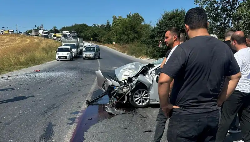 İstanbul’da Kalp Krizi nedeniyle Otobüse Çarpan Araçta Feci Kaza!
