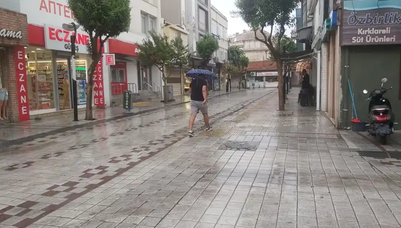 Kırklareli'nde Sağanak Yağışla Gelen Doğa Olayı: Şehir Sular Altında