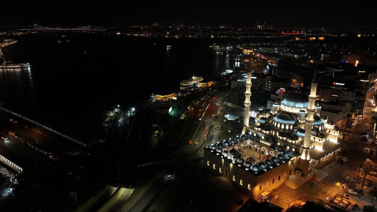 Miraç Kandili'nde Müslümanlar Regaip Kandili'ni Kutlayacak